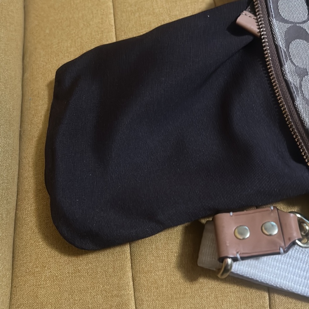 Authentic Coach crossbody purse - Picture 4 of 5